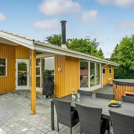 Three-bedroom In Holiday home Haderslev