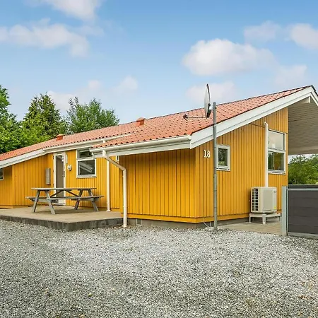 Holiday home Three-bedroom In *