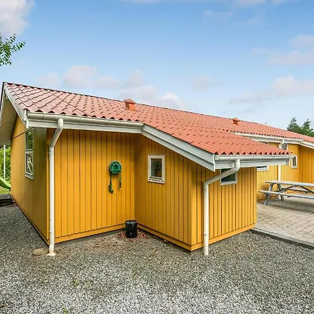 Three-bedroom In Holiday home *